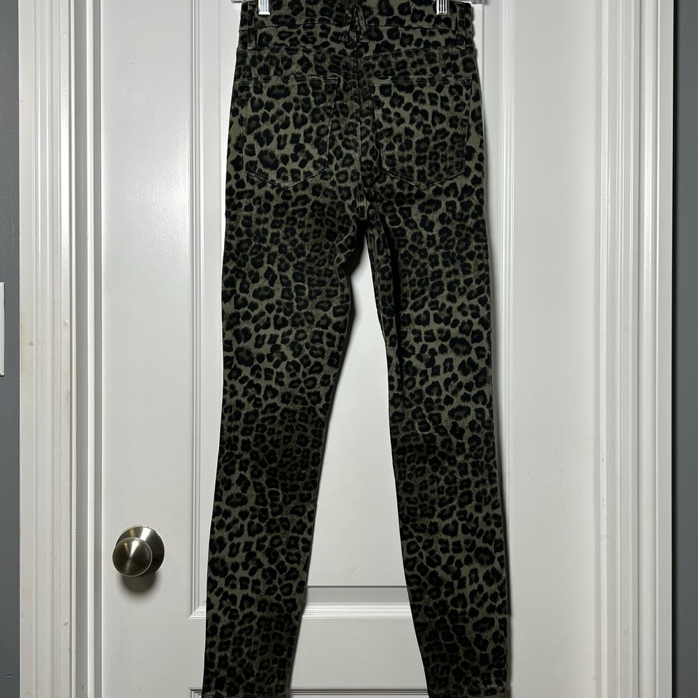 Good American Good Waist Crop Olive Leopard Print Skinny Jeans Mon Wife Style - Picture 2 of 2